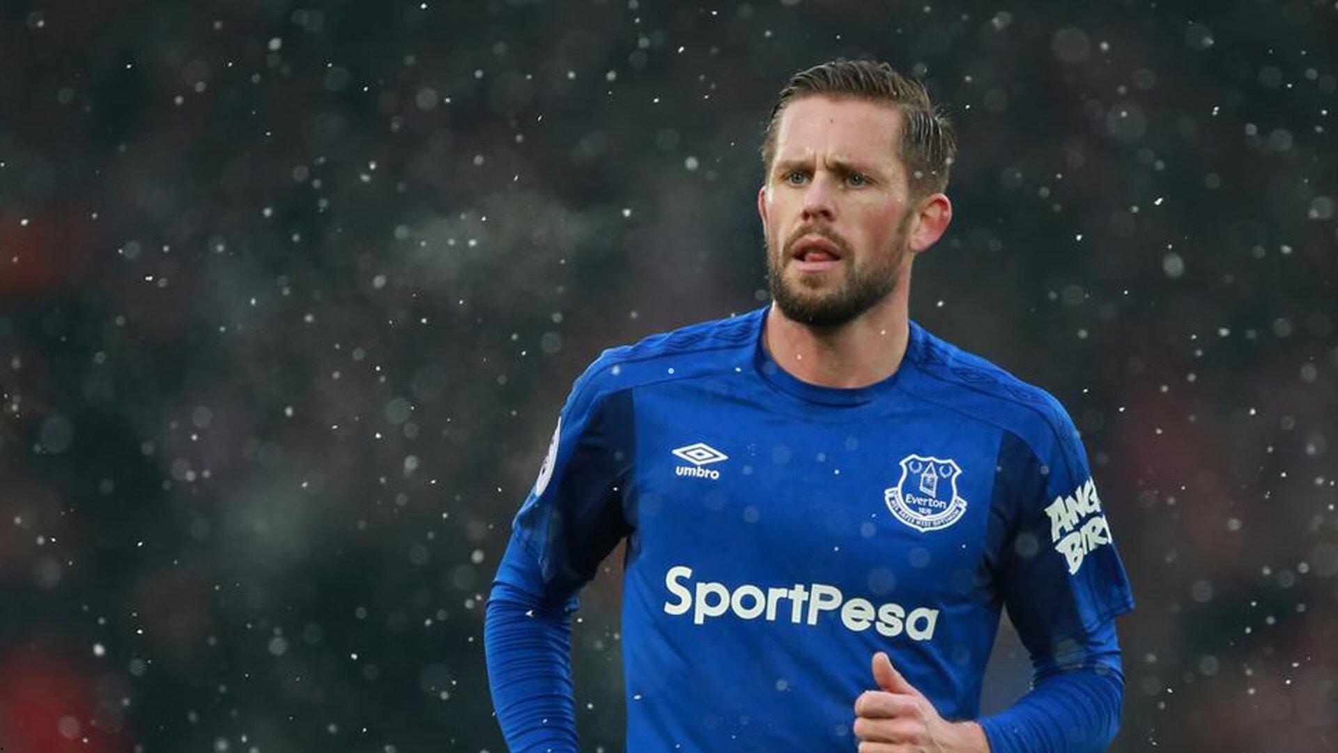 谢林汉姆点评锋线策略，姆伯莫应对枪手须居中锋，谢什科仍需时间锤炼